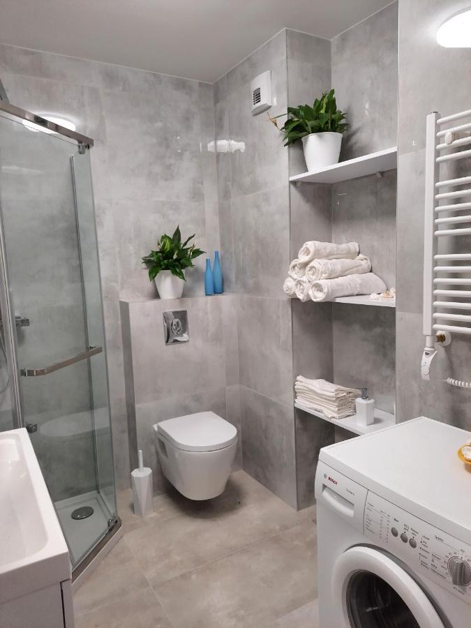 Apartament Amber Comfort Z Prywatnym Miejscem Parkingowym Kolobrzeg Bagian luar foto