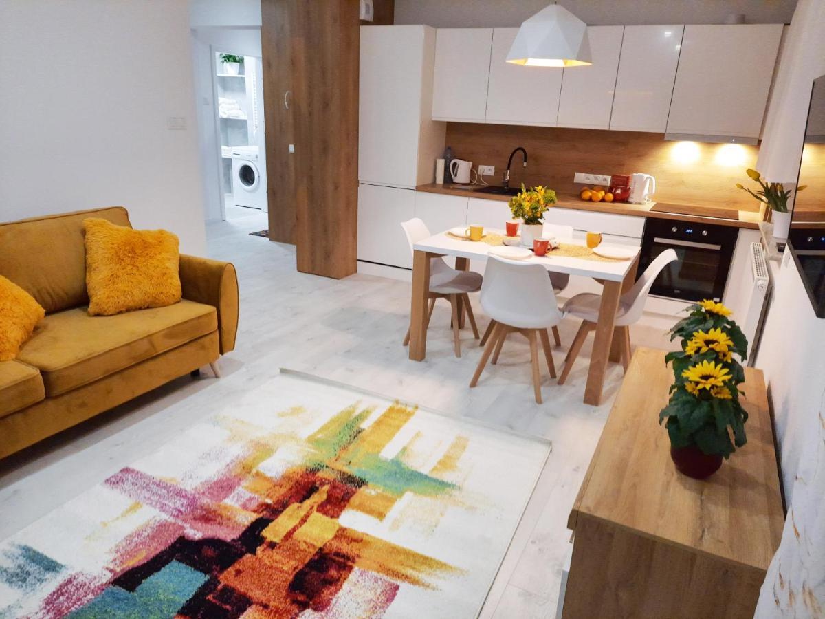 Apartament Amber Comfort Z Prywatnym Miejscem Parkingowym Kolobrzeg Bagian luar foto