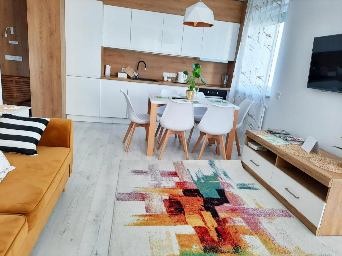 Apartament Amber Comfort Z Prywatnym Miejscem Parkingowym Kolobrzeg Bagian luar foto